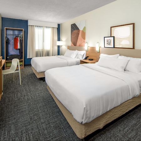 Spark By Hilton Brockville Esterno foto